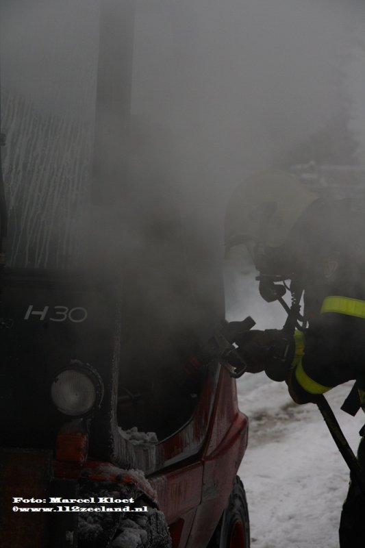 heftruck brand zeelandhallen 21-12-2010 052 met naam.jpg